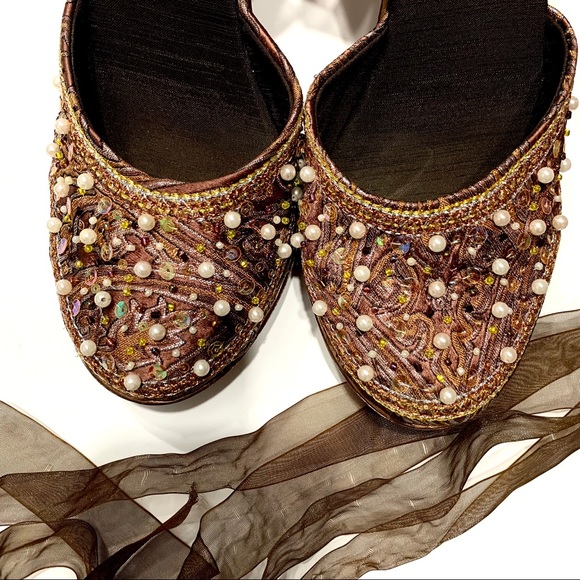 ROUGE VINTAGE PLATFORM LACE UP CLOSED TOE WEDGE WITH BEADED SEQUINS DETAIL - Picture 15 of 15